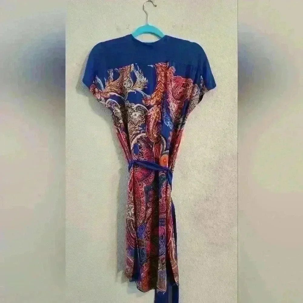 Robert Graham Women’s Silk blend blue pattern belted dress size small EUC - Picture 4 of 6